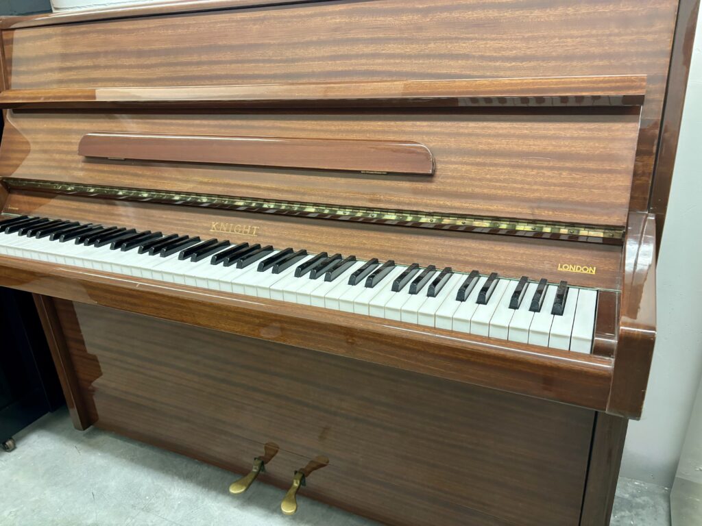 Knight k10 pianiino