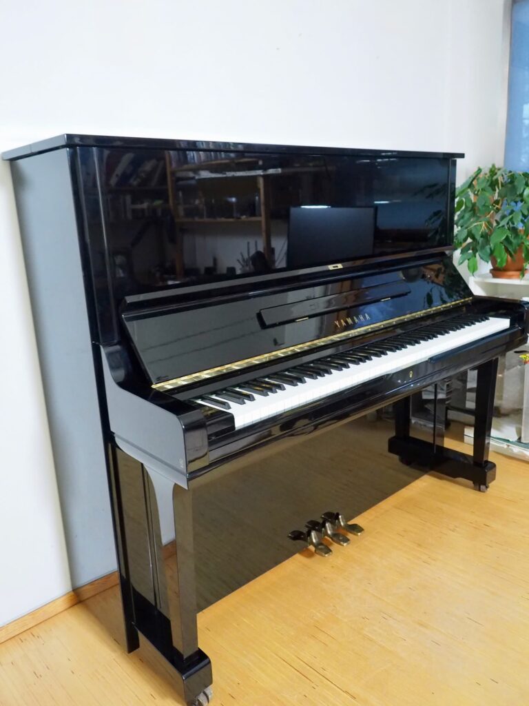 Yamaha U3, klaverite müük, ungurklaver