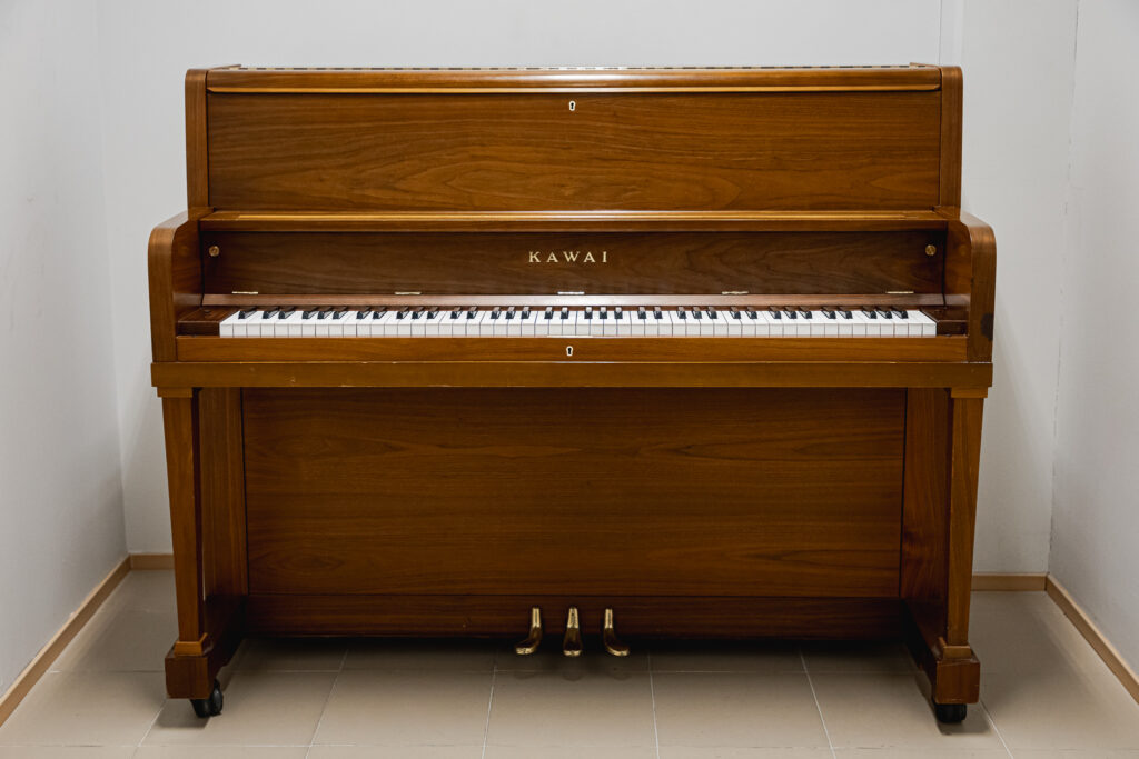 Kawai-UST6; kavai klaver; Ungruklaver